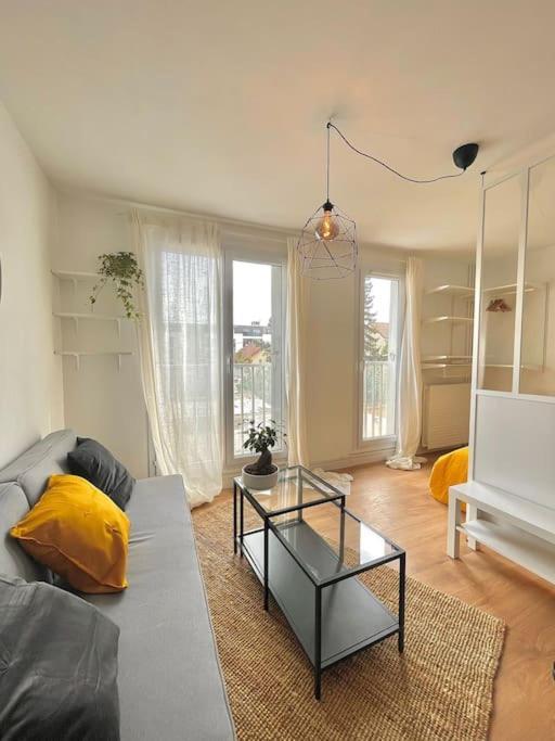Superbe Studio Avec Parking Gratuit Sur Place Paray-Vieille-Poste Exterior foto